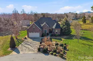 1743 Whitewater Ct, Hickory, NC 28602 - Photo 1