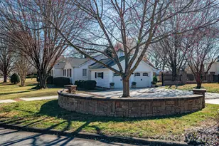 18 Circle Dr, Belmont, NC 28012 - Photo 2