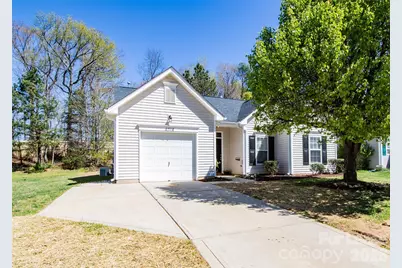 4018 Far West Drive, Charlotte, NC 28269 - Photo 2