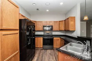 4018 Far West Dr, Charlotte, NC 28269 - Photo 10