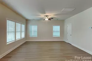 115 Queenshall Rd, Mooresville, NC 28117 - Photo 2