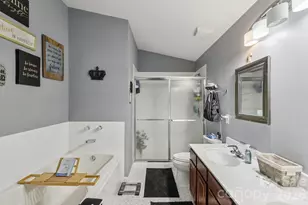 10742 Hill Point Ct, Charlotte, NC 28262 - Photo 12