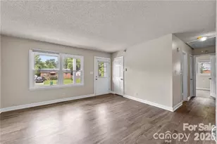 2717 Dora Dr, Charlotte, NC 28215 - Photo 2