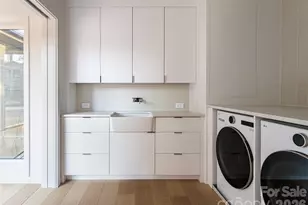 221 Fern Grv Ct, Asheville, NC 28803 - Photo 18