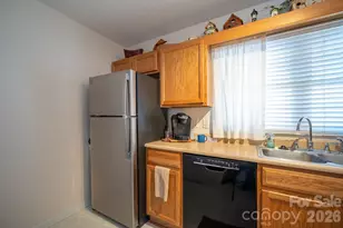 131 Ewarts Pond Rd, Hendersonville, NC 28739 - Photo 14