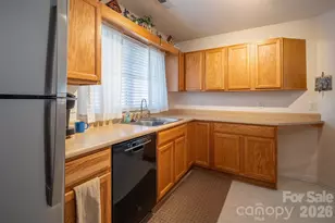 131 Ewarts Pond Rd, Hendersonville, NC 28739 - Photo 16