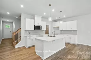 2126 Vinyasa Ln, Charlotte, NC 28215 - Photo 2