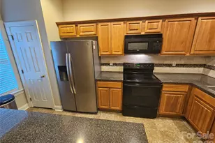 2026 Talbot Ln, Hickory, NC 28602 - Photo 4