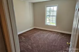 2026 Talbot Ln, Hickory, NC 28602 - Photo 16