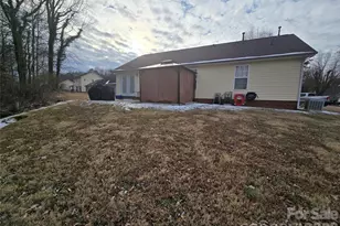 7124 Rumple Rd, Charlotte, NC 28262 - Photo 4