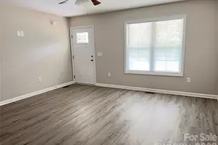 307 Weant St, Salisbury, NC 28144 - Photo 2