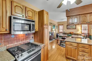 371 Falcon Ridge Dr, Waynesville, NC 28786 - Photo 10