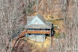 371 Falcon Ridge Dr, Waynesville, NC 28786 - Photo 1