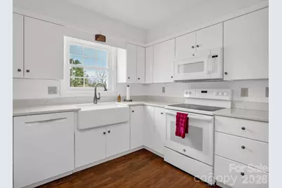 410 Golf View Condo Lane #2A, Hendersonville, NC 28739 - Photo 8