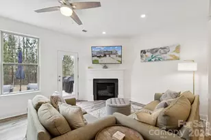 2081 Suttonview Rd, Fort Mill, SC 29708 - Photo 8