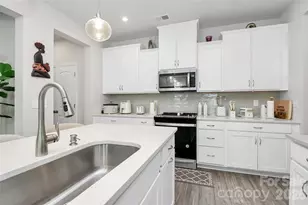 11210 Bartrams Wy, Charlotte, NC 28278 - Photo 12