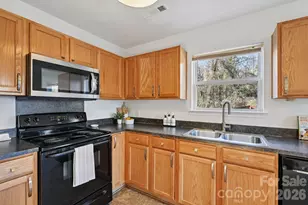 1202 Pinehaven Ct, Charlotte, NC 28215 - Photo 14