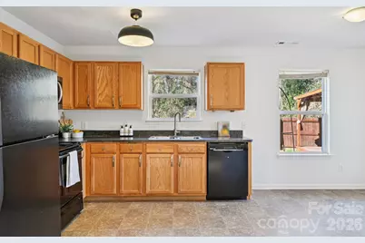 1202 Pinehaven Court, Charlotte, NC 28215 - Photo 10