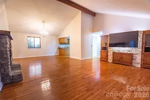 120 Breckenridge Ct, Hendersonville, NC 28739 - Photo 6