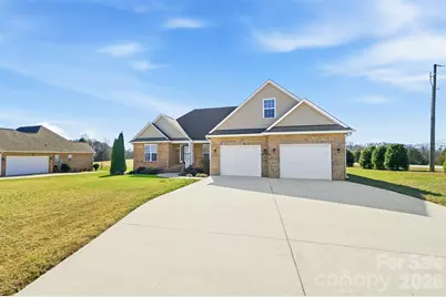 884 Clear Creek Circle, Lincolnton, NC 28092 - Photo 8