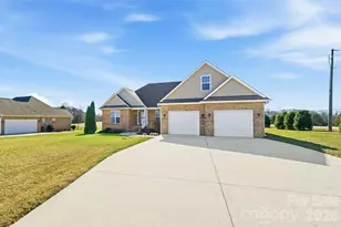 884 Clear Creek Cir, Lincolnton, NC 28092 - Photo 8