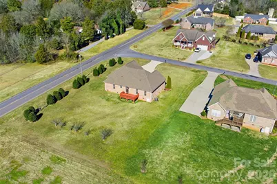 884 Clear Creek Circle, Lincolnton, NC 28092 - Photo 4