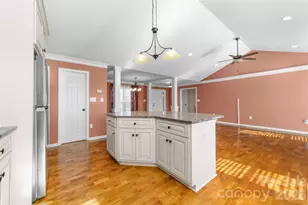 884 Clear Creek Cir, Lincolnton, NC 28092 - Photo 28