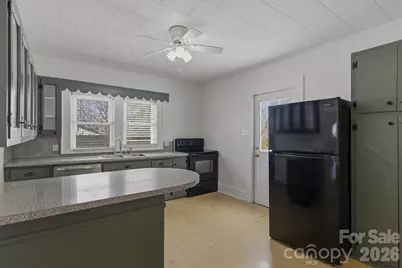 112 Myrtle Street, Morganton, NC 28655 - Photo 6