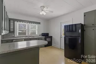 112 Myrtle St, Morganton, NC 28655 - Photo 6