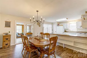 216 Castleton Ln, Hendersonville, NC 28791 - Photo 8