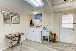 216 Castleton Ln, Hendersonville, NC 28791 - Photo 16