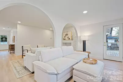 911 E Woodlawn Road, Charlotte, NC 28209 - Photo 22