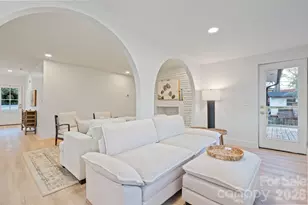 911 E Woodlawn Rd, Charlotte, NC 28209 - Photo 22