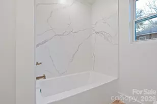 911 E Woodlawn Rd, Charlotte, NC 28209 - Photo 22