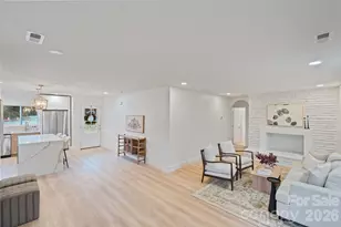 911 E Woodlawn Rd, Charlotte, NC 28209 - Photo 6