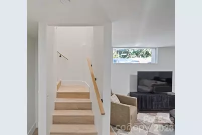 911 E Woodlawn Road, Charlotte, NC 28209 - Photo 38