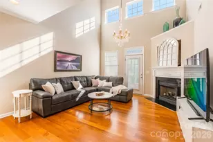 555 Pine Links Dr, Tega Cay, SC 29708 - Photo 2