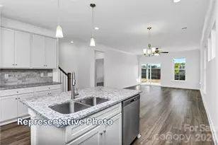 13122 Foxberry Rd, Charlotte, NC 28213 - Photo 2