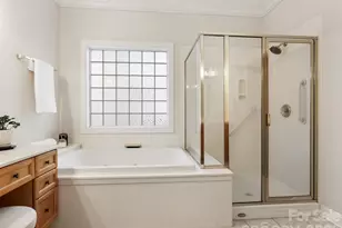 3228 12 Oaks Pl, Charlotte, NC 28270 - Photo 16