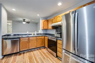 5925 Prescott Ct, Charlotte, NC 28269 - Photo 2