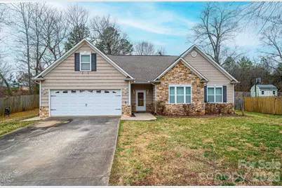 1825 Plaza Drive, Hickory, NC 28602 - Photo 2