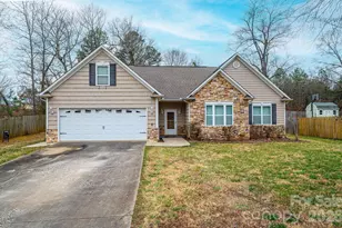 1825 Plaza Dr, Hickory, NC 28602 - Photo 2