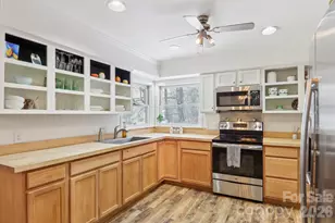 210 Spring Valley Dr, Mars Hill, NC 28754 - Photo 10