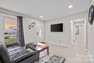 2620 Englehardt St, Charlotte, NC 28216 - Photo 6