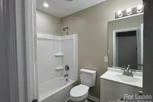 323 N Flint St, Lincolnton, NC 28092 - Photo 8