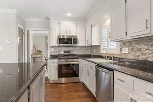 421 Merwick Cir, Charlotte, NC 28211 - Photo 8