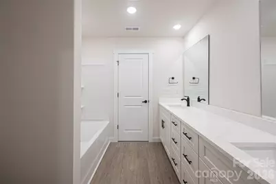 647 E Sharpe Street, Statesville, NC 28677 - Photo 12