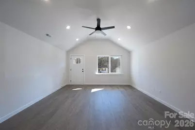 647 E Sharpe Street, Statesville, NC 28677 - Photo 6