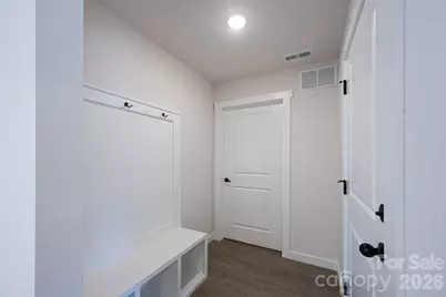 647 E Sharpe Street, Statesville, NC 28677 - Photo 8