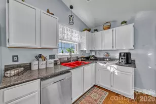 1959 8th St SE, Hickory, NC 28602 - Photo 12